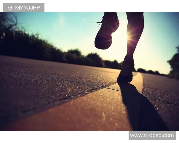 脚踝骨折的足球明星如何克服伤痛重返赛场的励志故事