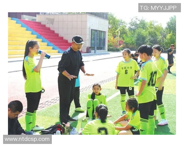 踢向宇宙的足球明星如何用梦想与努力征服星空与绿茵场